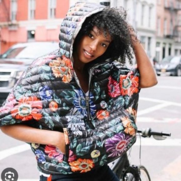 BURGANDY cropped hi-low floral down poncho with hood NWT 🎈HOST PICK🎈 - Picture 15 of 15